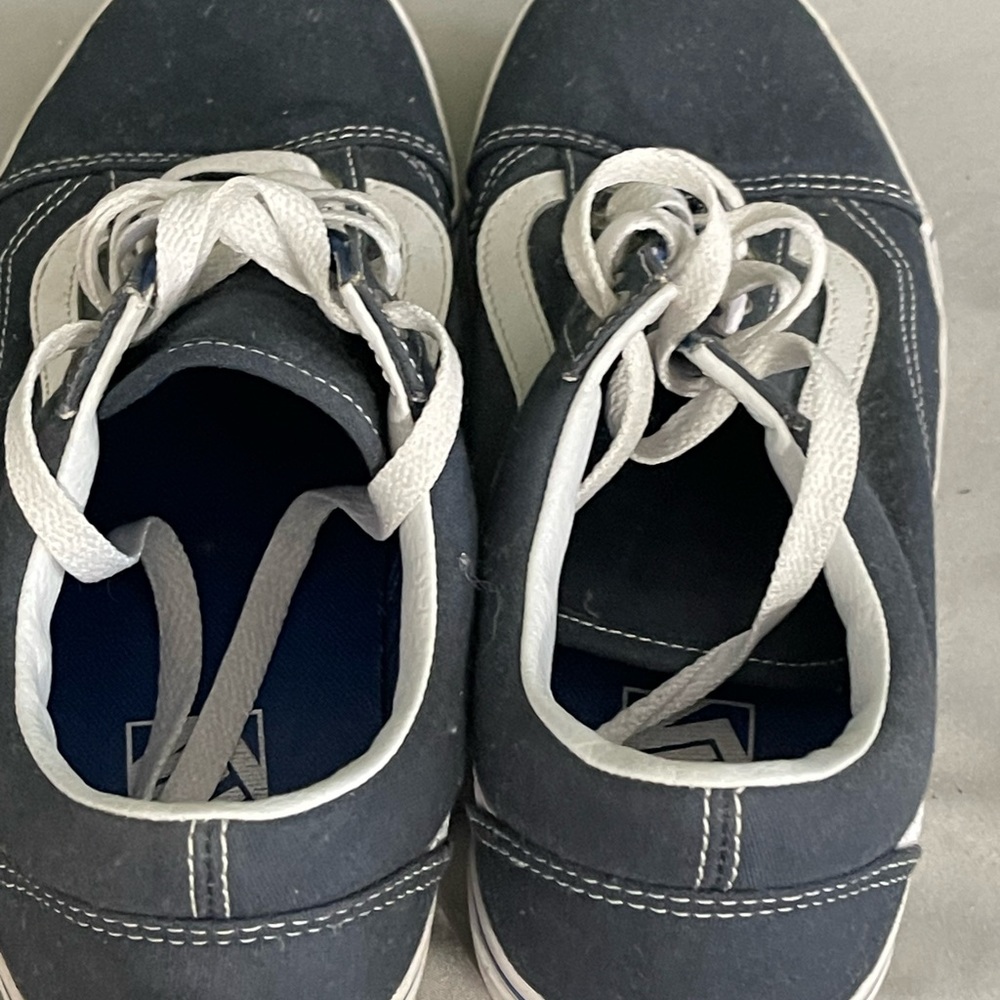 Vans - Picture 3 of 6